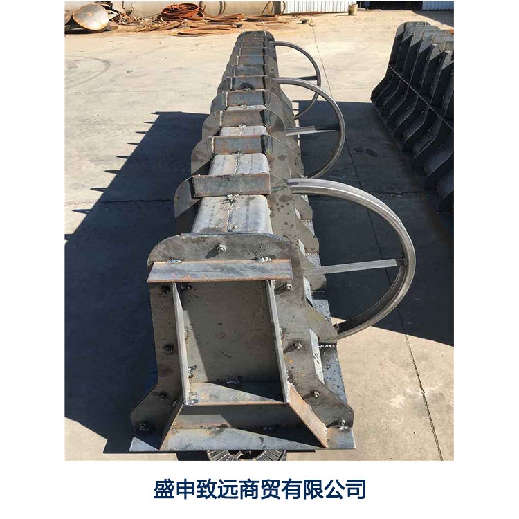 隔離墩鋼模具報價水泥隔離墩鋼模具廠家交通隔離帶模具廠