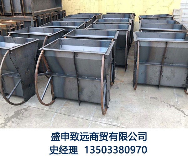 隔離墩鋼模具哪家好高速公路隔離帶模具欄桿隔離帶模具廠