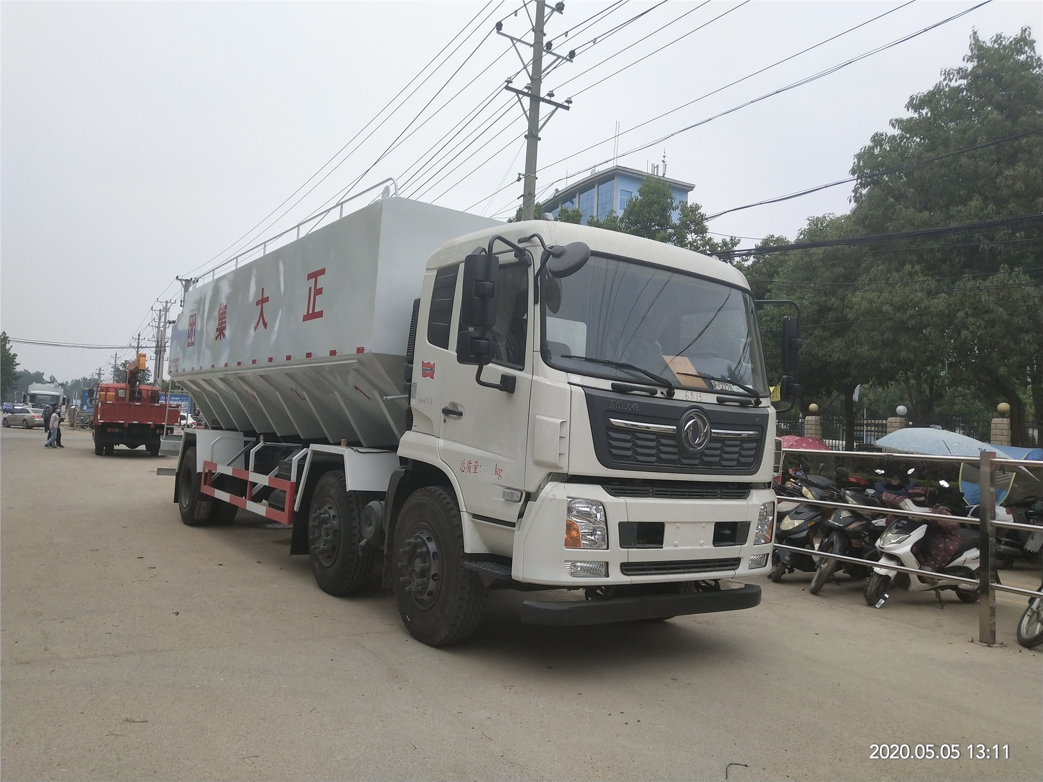 國六單橋飼料罐車市場(chǎng)價(jià)格