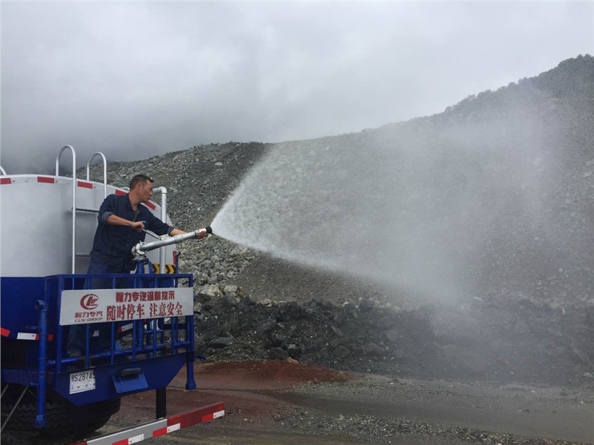 靜?？h西山區(qū)國五4.5噸霧炮灑水車供應