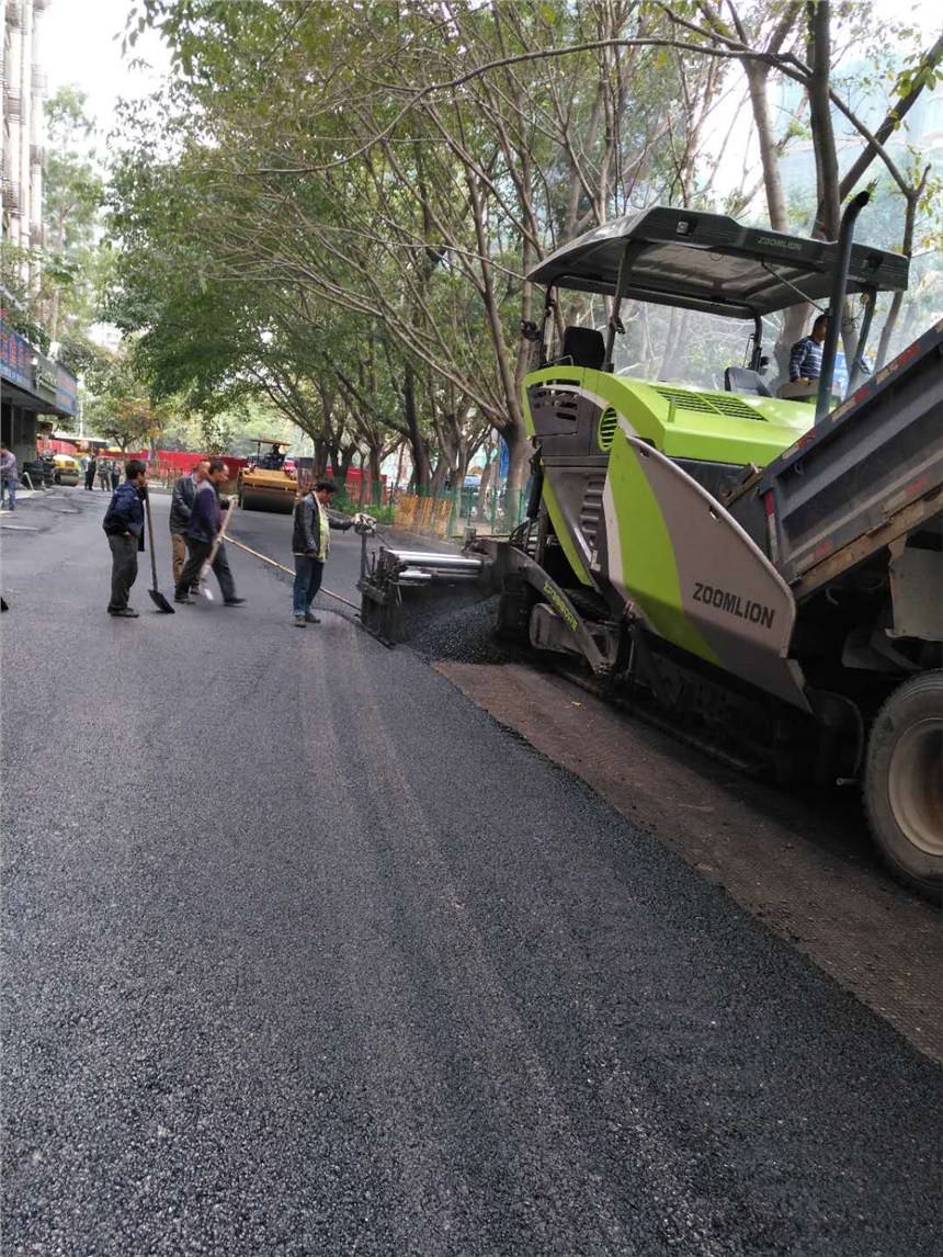  深圳市政道路透水混凝土改造