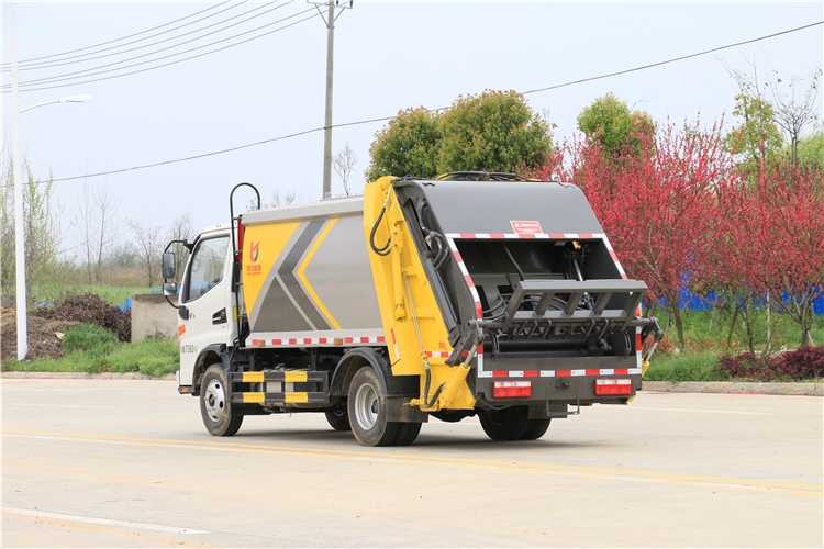 卫辉压缩垃圾车哪里有卖_国六东风压缩垃圾车销售点_大量现车