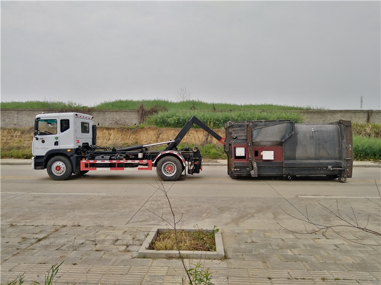 榮縣勾臂垃圾車銷售點_垃圾車哪里有賣