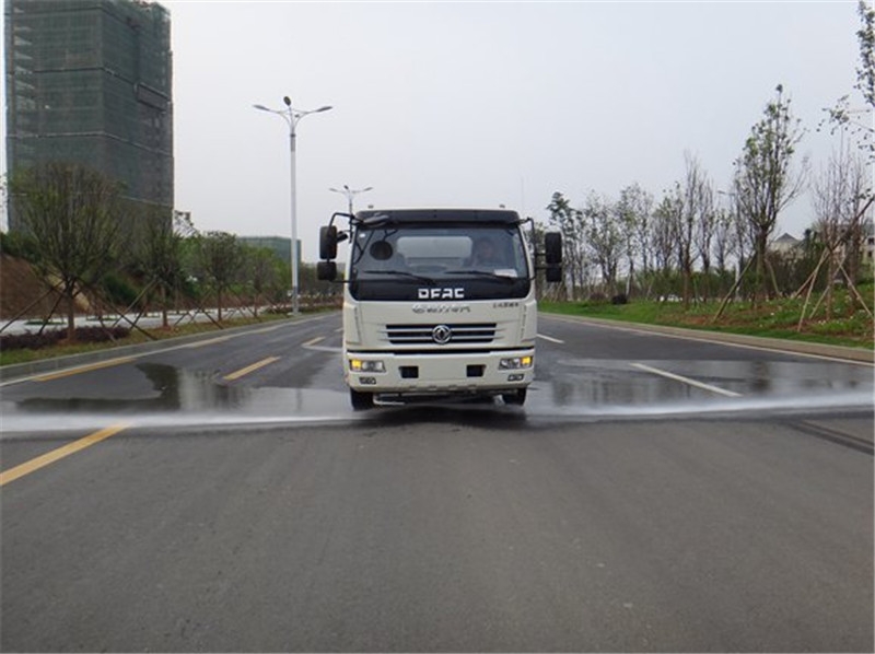 涪陵區(qū)抑塵灑水車***直銷新聞