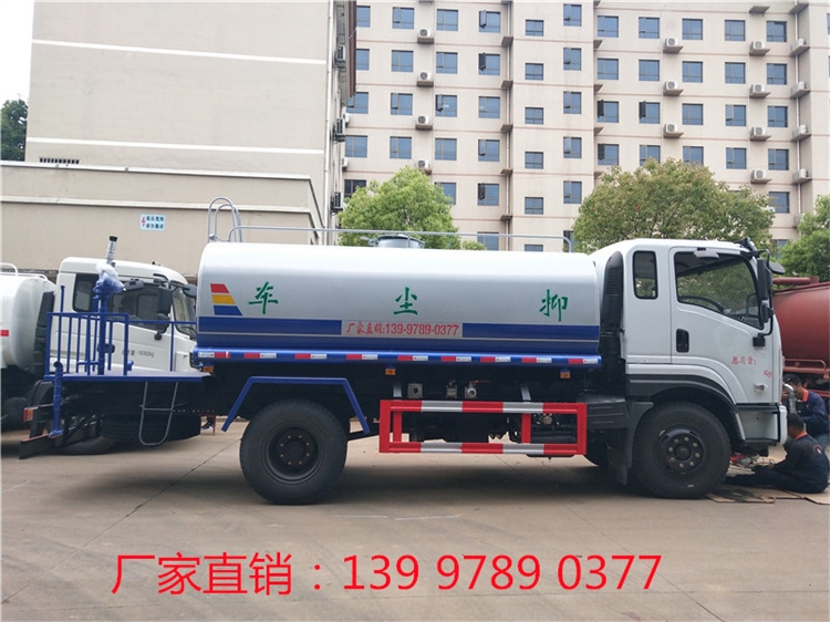 克孜勒苏5万左右的二手洒水车 拆迁降尘洒水车