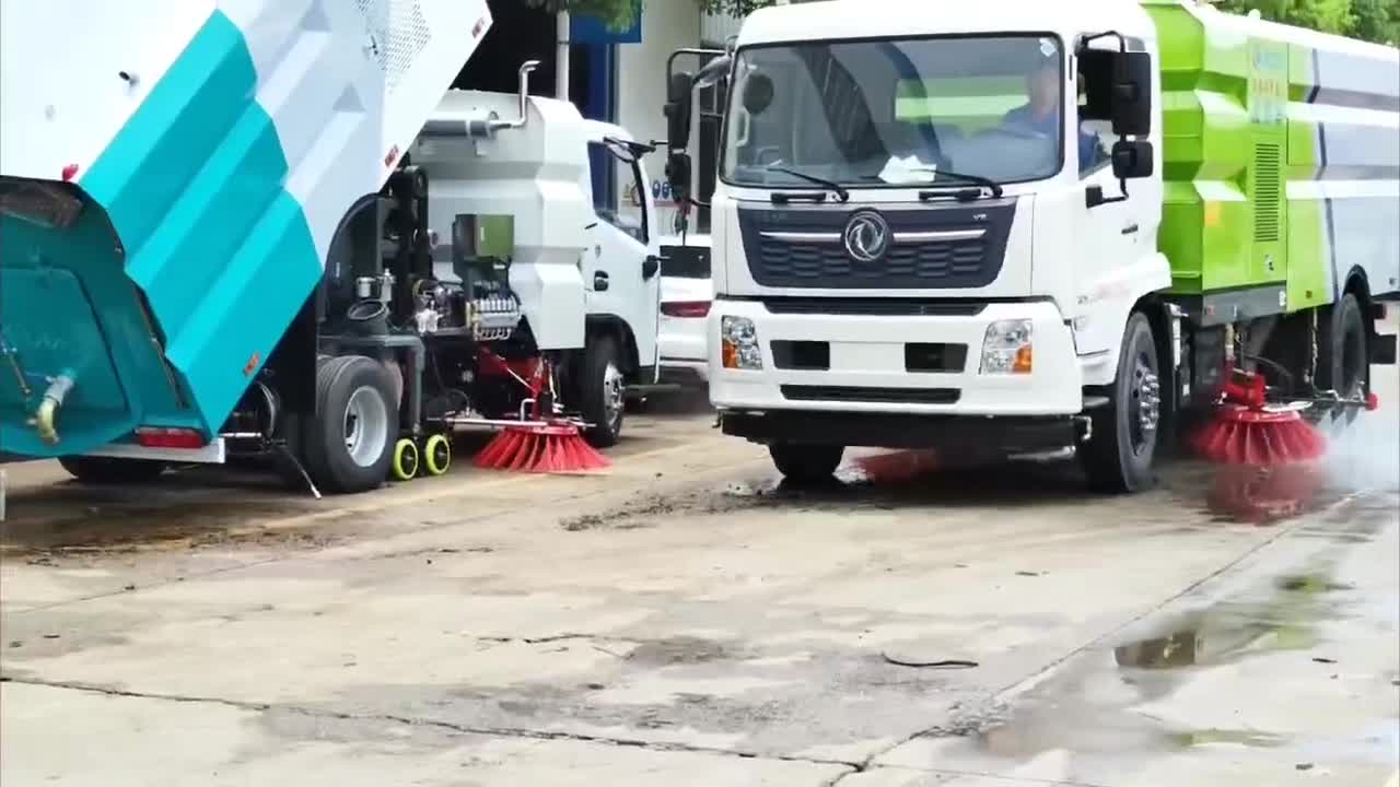 扫路车