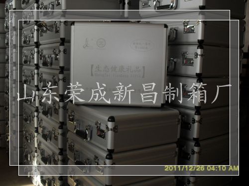 鋁箱廠設(shè)計(jì)定做工藝禮品箱|高檔禮品專用全鋁包裝箱款式新價(jià)格低