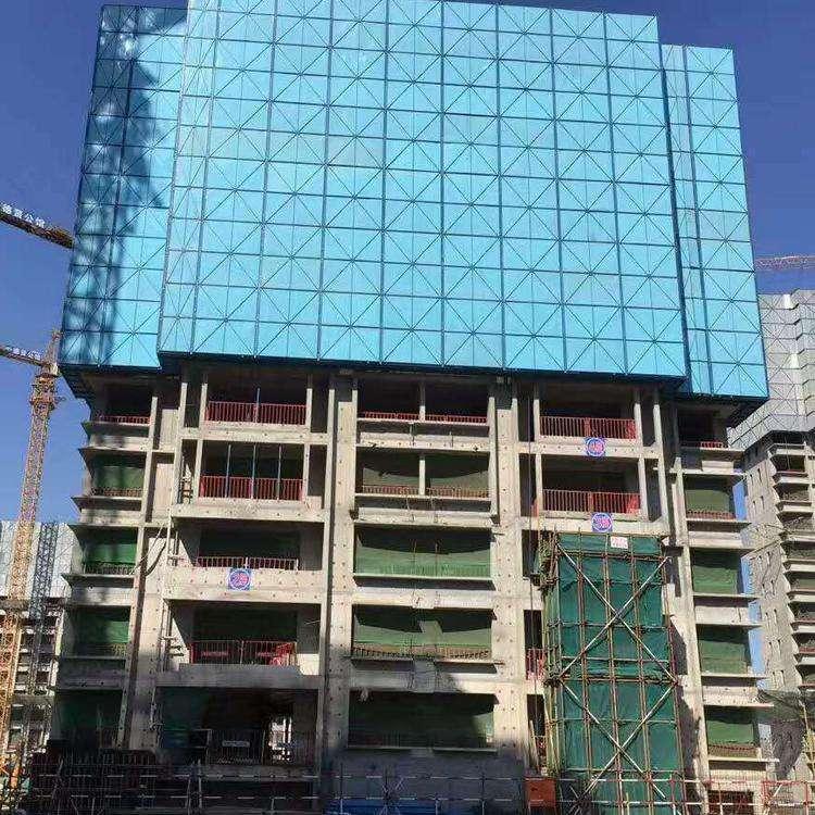 镀锌爬架网喷塑全钢冲孔爬架直供建设外围安全网片