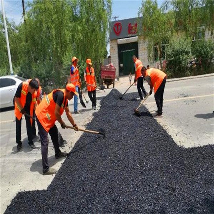 型号LB10道路沥青冷补料\/市区改性冷补混凝土\/沥青砂摊铺事项