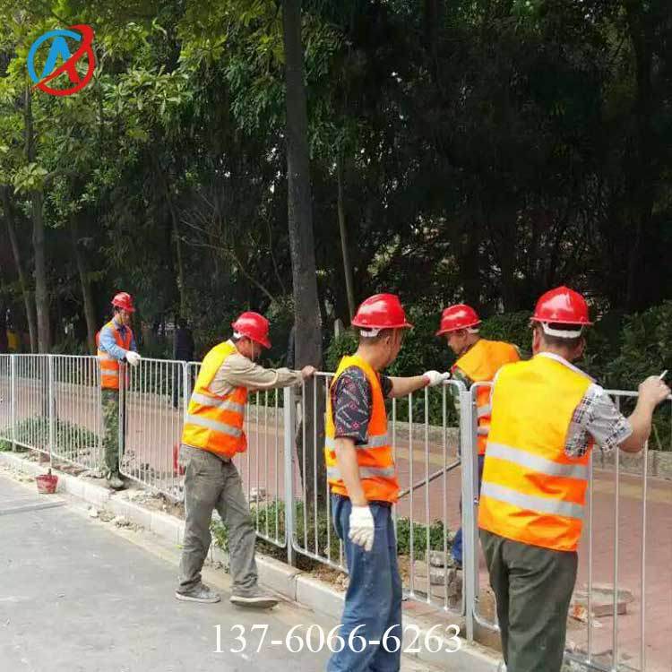 街道隔离栅栏市政交通栏杆安装人行道路护栏图片