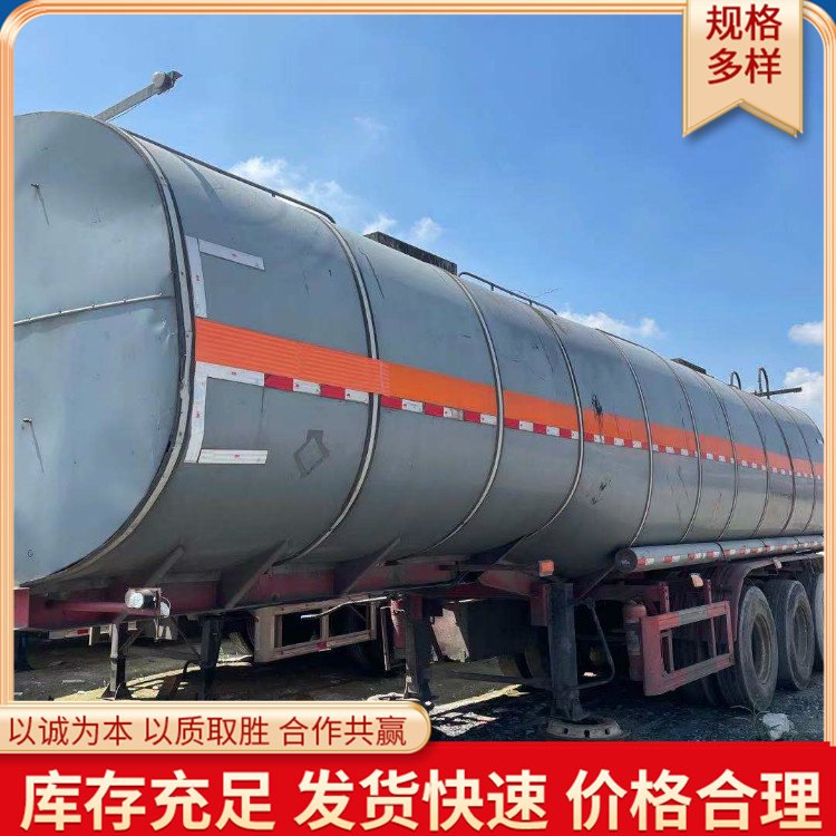 大型普通液體罐車(chē)15噸鋁合金液體罐車(chē)結(jié)構(gòu)簡(jiǎn)單