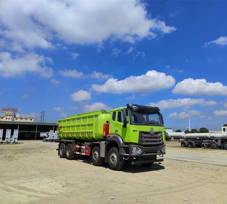 国六重汽系列全新厢式结构25方含水污泥自卸车