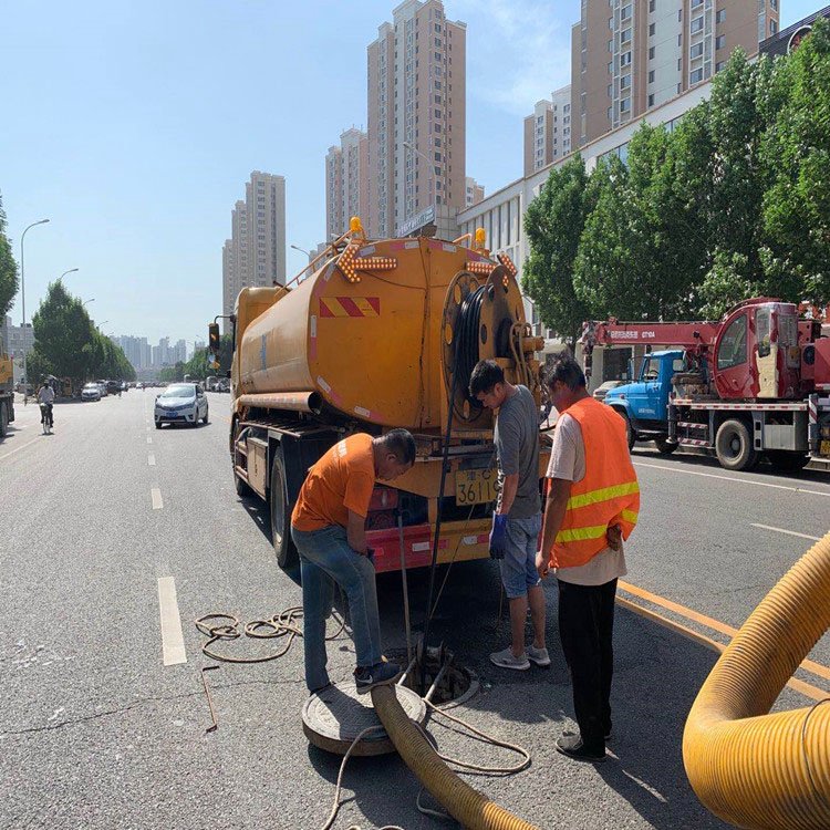 瑞皓市政污水雨水工业管道疏通东风多利卡清洗车