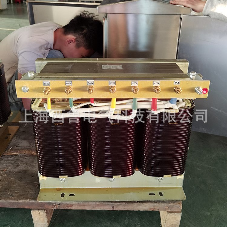 西魯電氣供應三相變壓器工業(yè)交流變壓器660V變420VSG-30KVA