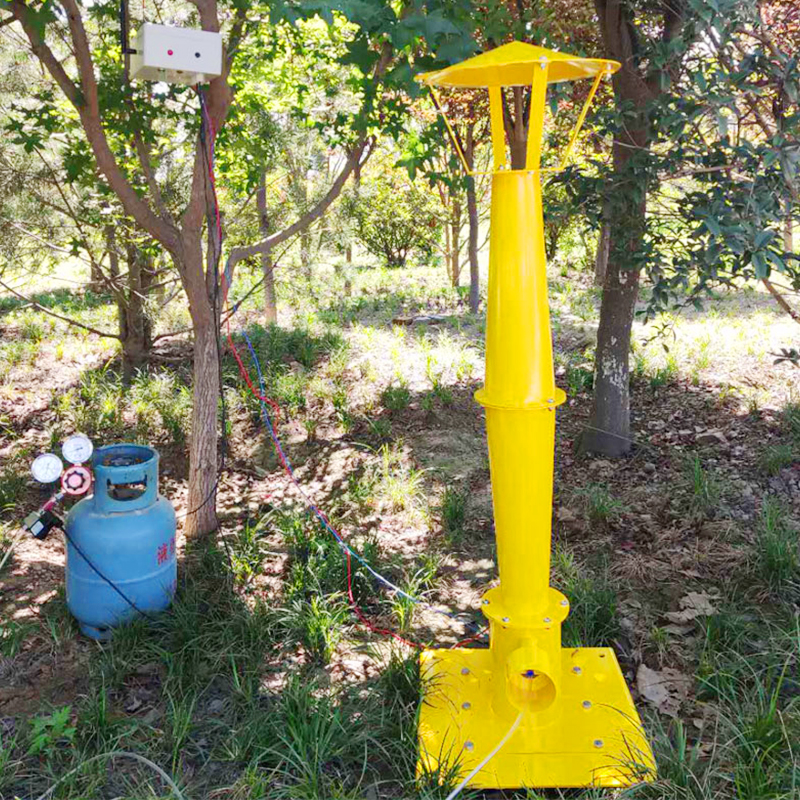 同凱沖擊波機(jī)場果園煤氣炮聲壓驅(qū)鳥器自動定時工作驅(qū)鳥設(shè)備