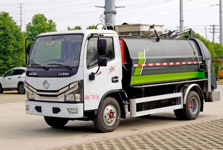 CLW5040TCASL6型东风多利卡D6餐厨垃圾车5-7方蓝牌厨余泔水车