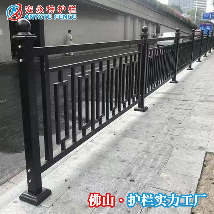 市政交通护栏路中央隔离栏人行道防撞栏道路围栏厂家