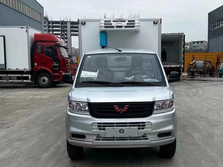 五菱小型廂式冷藏車2.0排量動(dòng)力大拉貨多箱子保溫性能