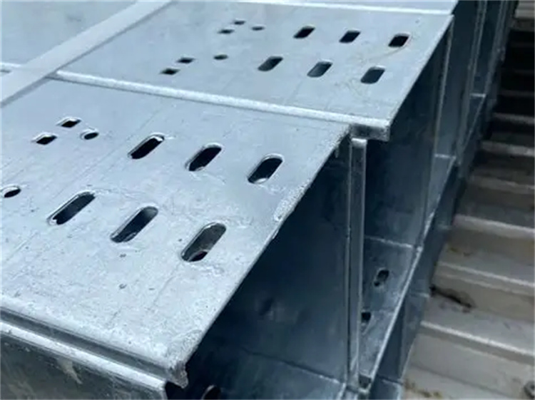 Tongyi Brand Hot-Dip Galvanized Cable Tray pictures & photos