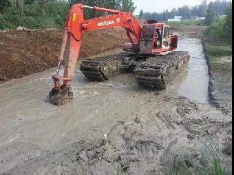 北京市东城区湿地挖掘机出租水陆挖机租赁