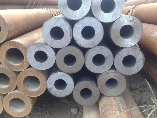 Seamless steel pipe Large diameter carbon steel round pipe Small diameter seamless steel pipe pictures & photos