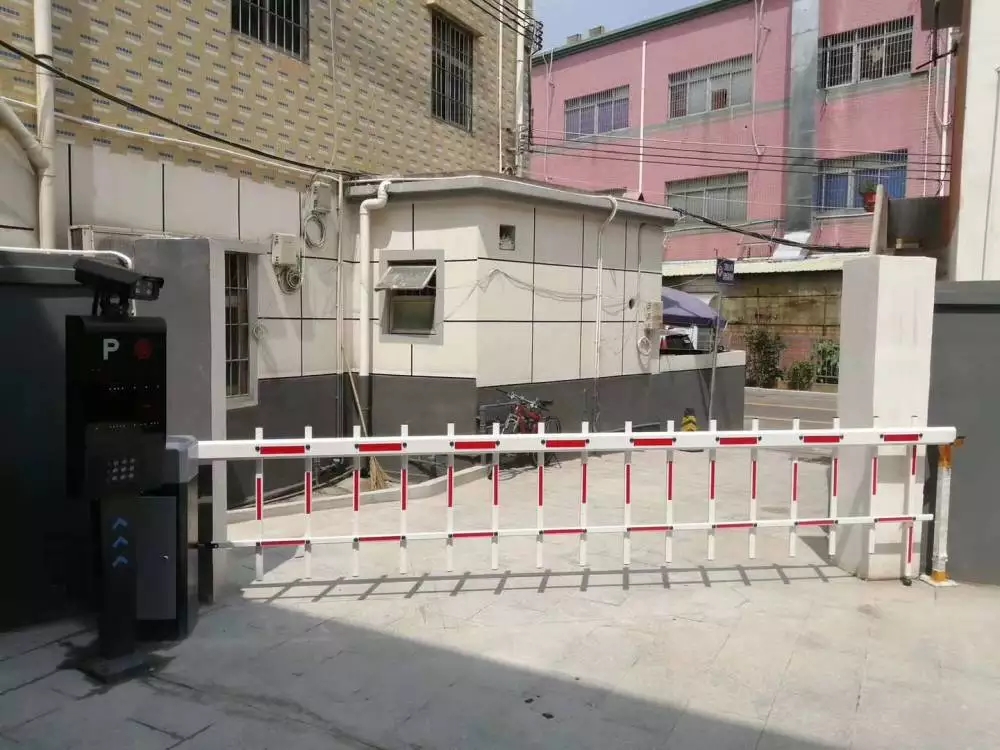 太原安装停车场小区道闸自动车牌识别系统