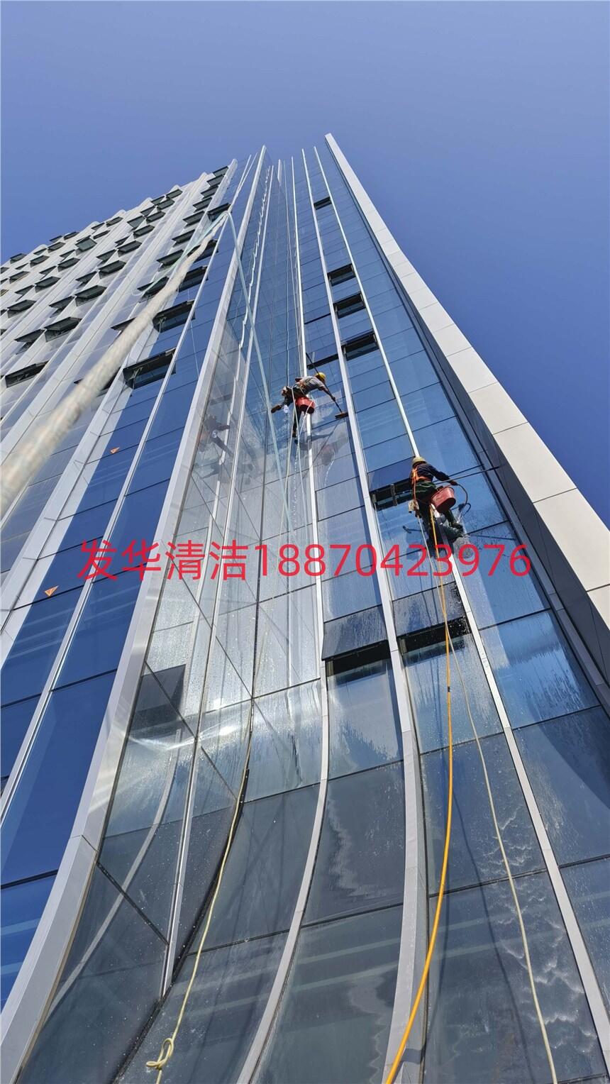 福建泉州市外墙翻新公司电话玻璃幕墙铝塑板清洗卫生间防水