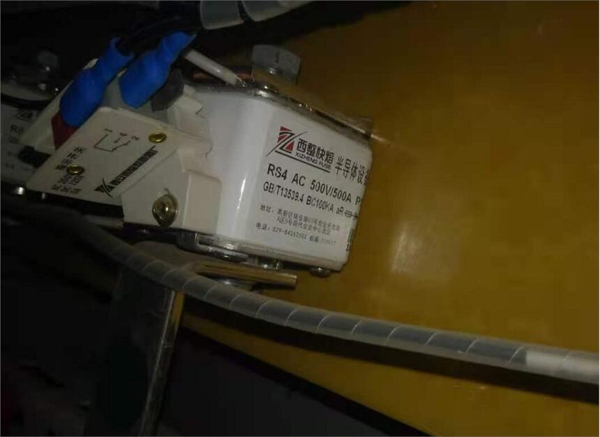 西整熔断器快速熔断器RS8 AC1250V1500A-P1m102NK快熔半导体设备用熔断体