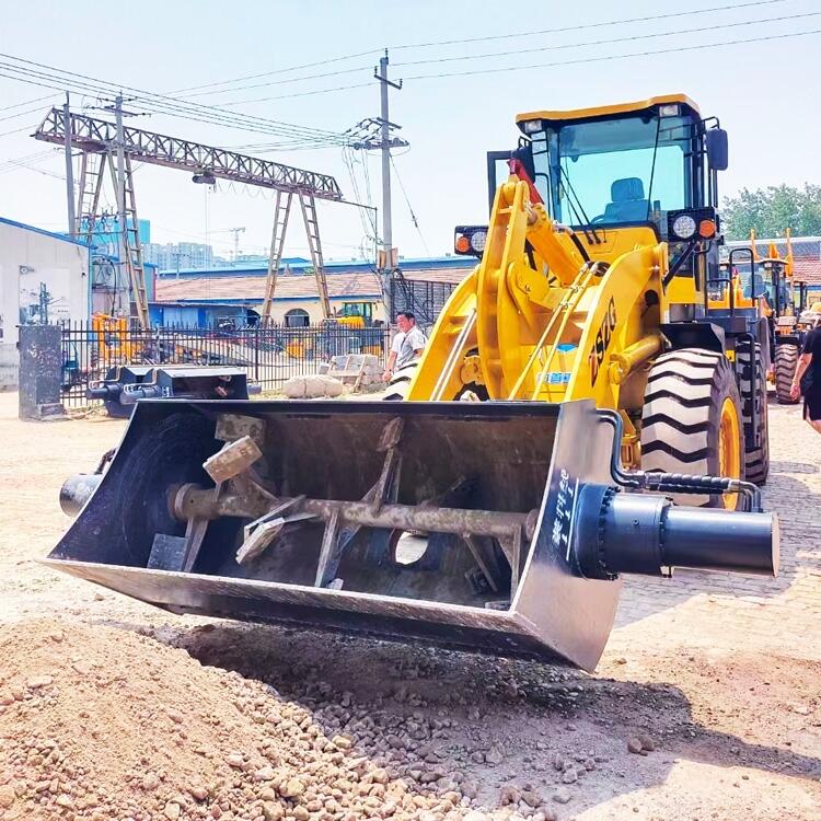 攪拌混凝土鏟車斗操作視頻 自己有鏟車改攪拌機(jī)改裝廠家