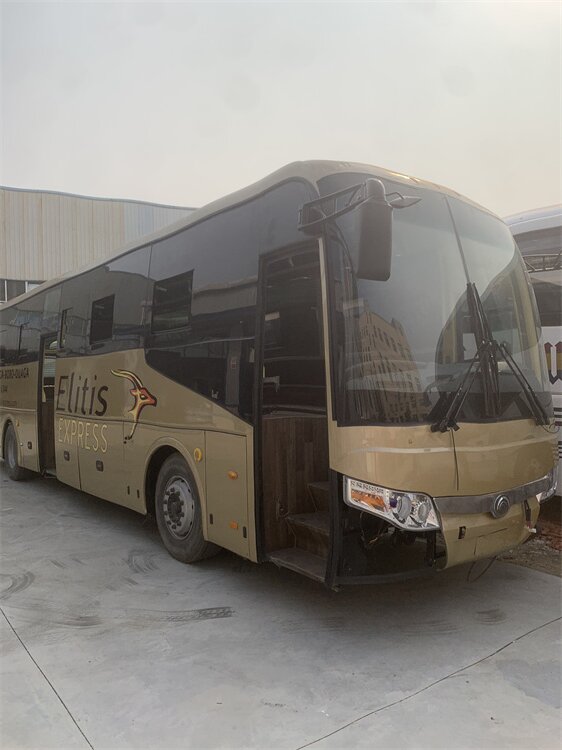 出口新能源中巴大巴60座3+2布局客车双门布局绿色出行新潮流