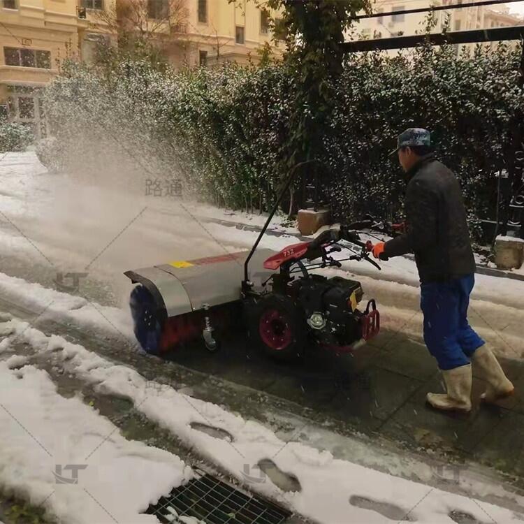 手扶式全齿轮15马力道路积雪清理推雪铲价格