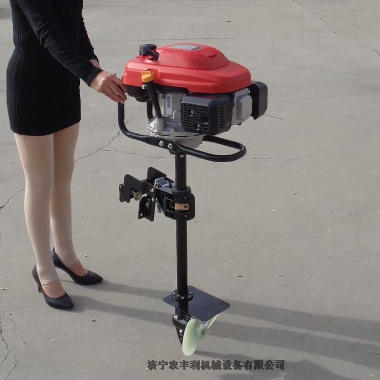 The 4-stroke 9-horsepower gasoline outboard motor features strong adaptability and is compatible with multiple boat types.