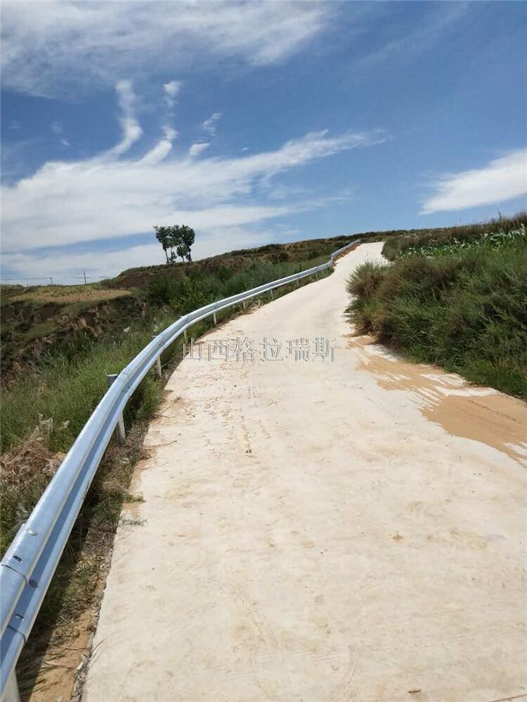 陕西商洛公路绿色银色蓝色波型护栏板