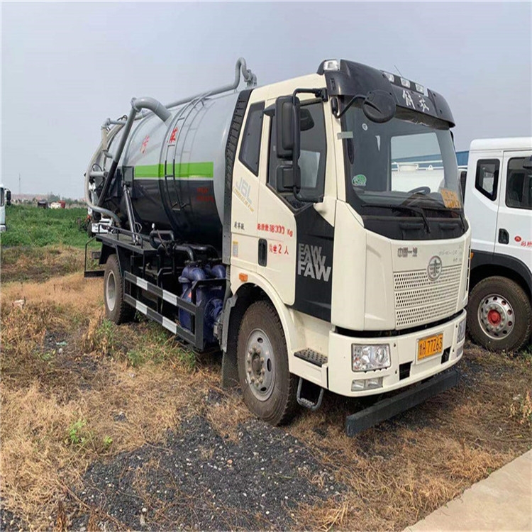 咸寧東風(fēng)D9吸污車廠家直銷價格優(yōu)惠