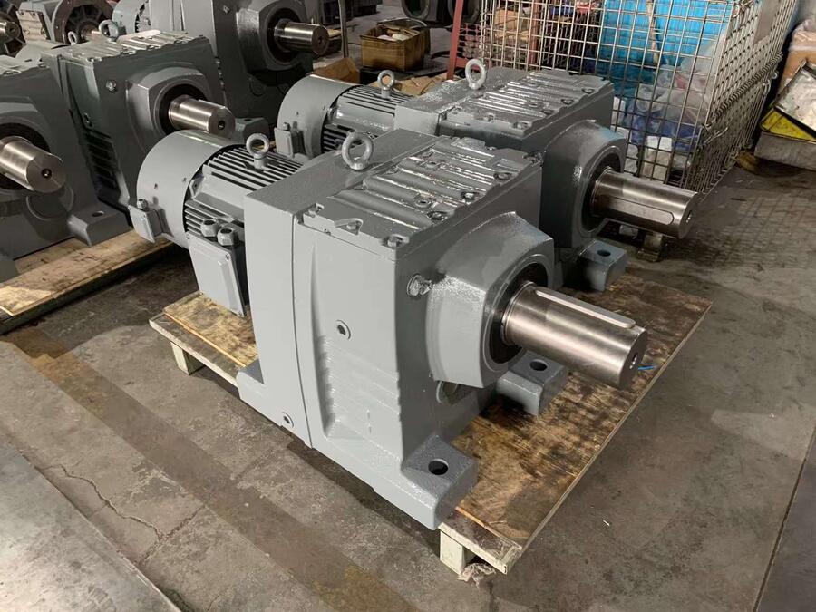 SA67-YVP1.5KW-NA21懸掛式減速機(jī)黃驊