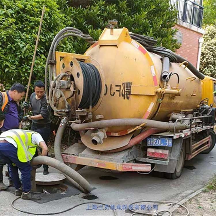 宝山区罗泾学校雨水管道清淤高压清洗渗漏局部修复