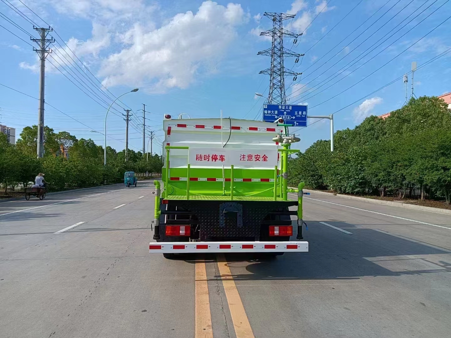 廣東湛江藍牌灑水車生產(chǎn)地點