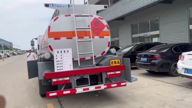 油罐车