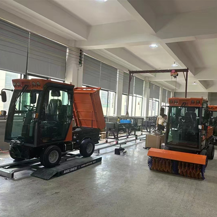 驾驶型四驱扫雪车全地形道路滚刷式清雪机25马力座驾高配款